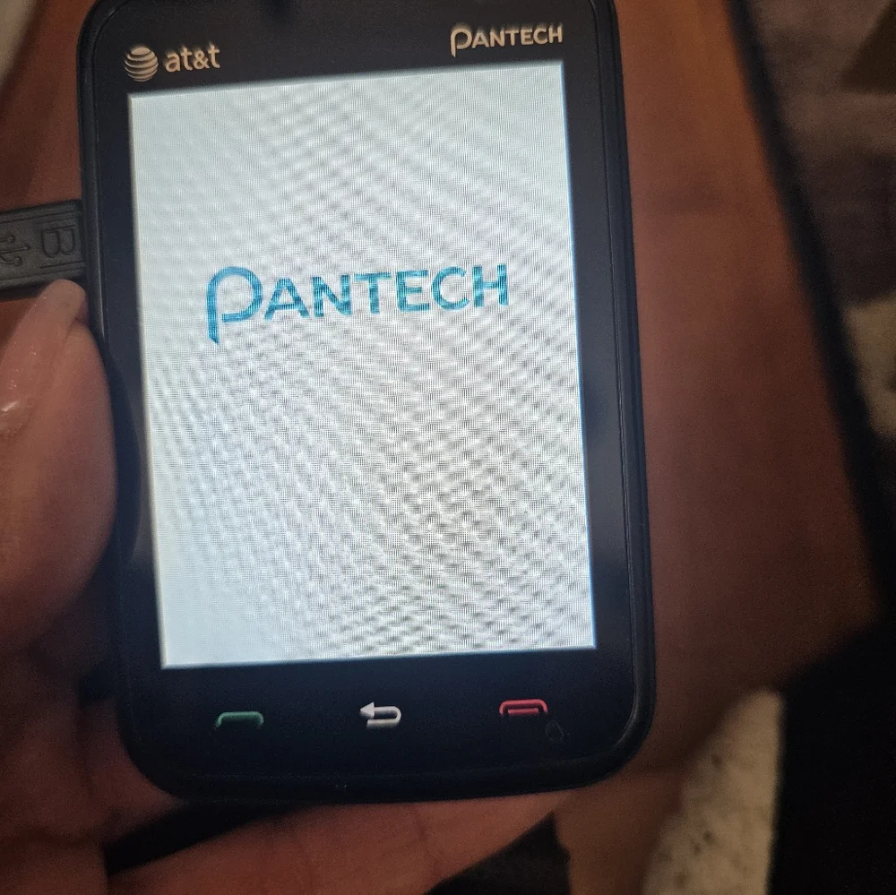 Pantech Renue Qwerty Slider Keyboard phone With Charger And Box